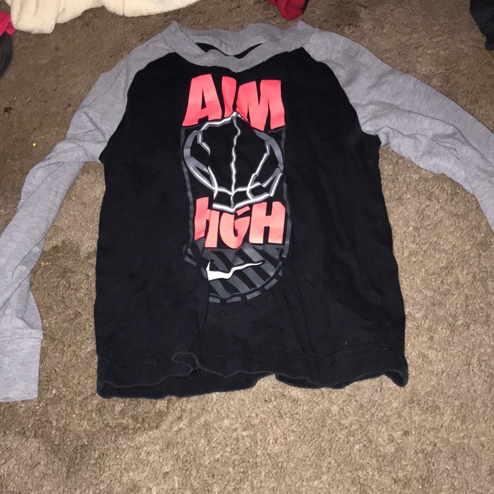 It’s a nice shirt never been wore